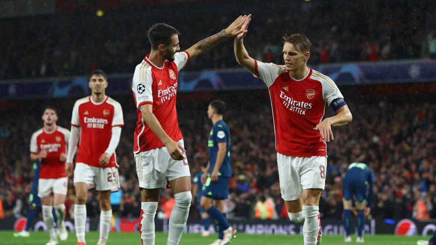 Arsenal thắng tưng bừng trong ngày trở lại Cúp C1 châu Âu